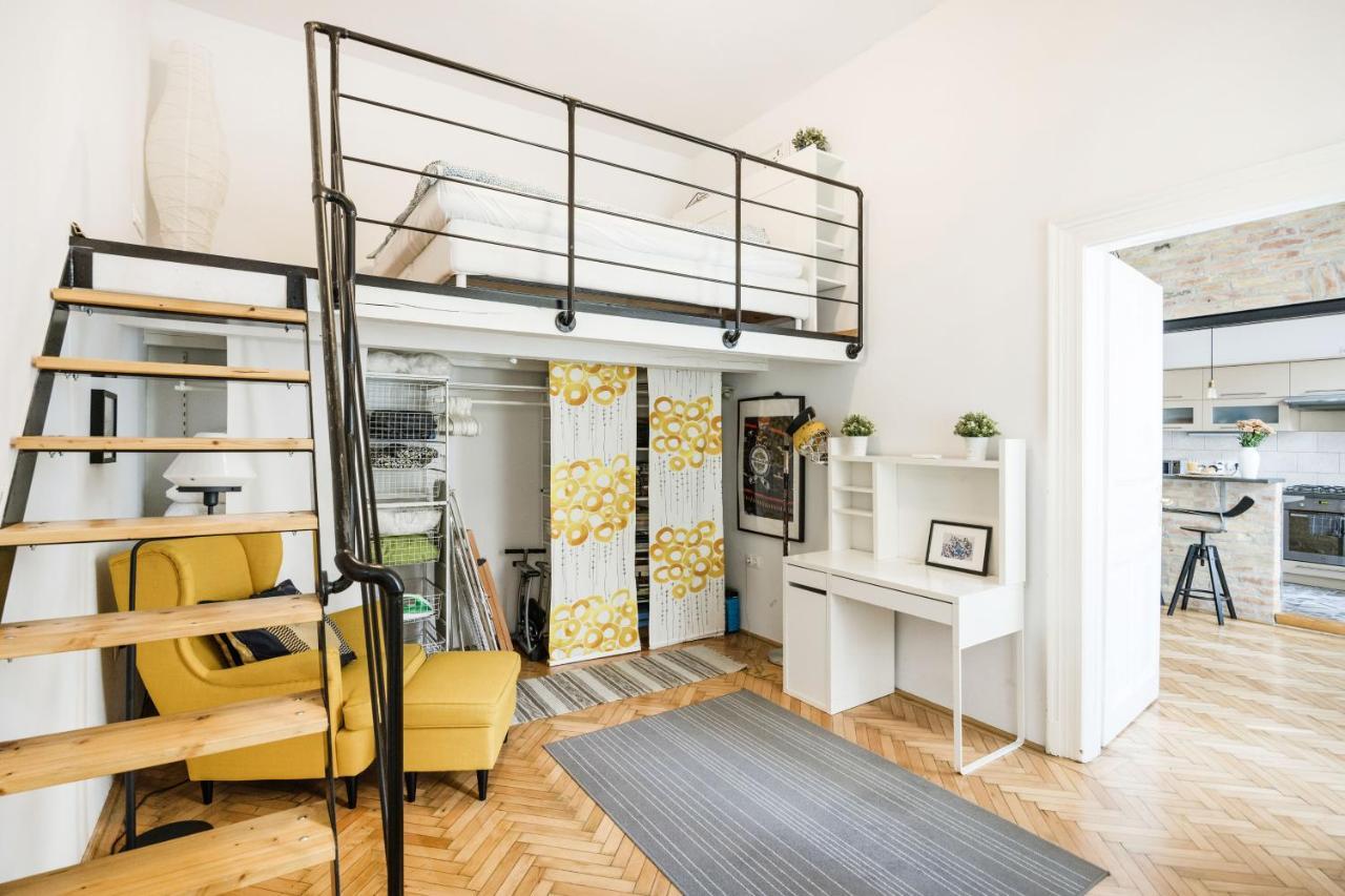 Live Like A Local At The Rustic Hockey Hut Leilighet Budapest Eksteriør bilde
